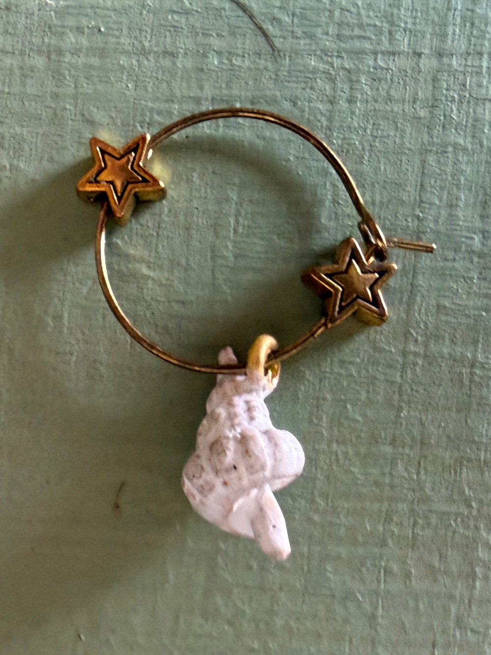 Vintage 90s Gold Star Hoop Earring with White conch Shell Charm dangle only 1
